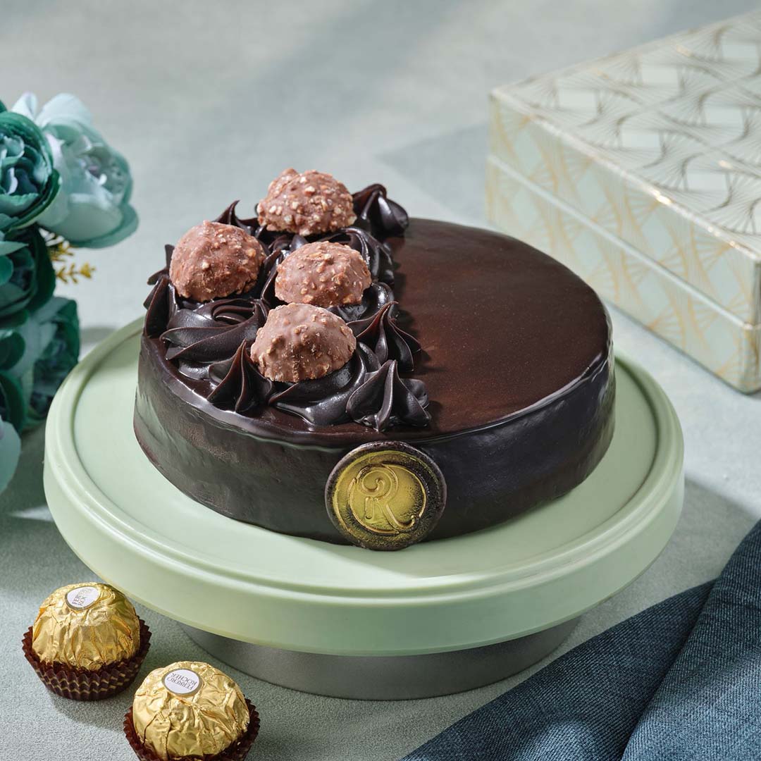 Revolution Bakers cake 23