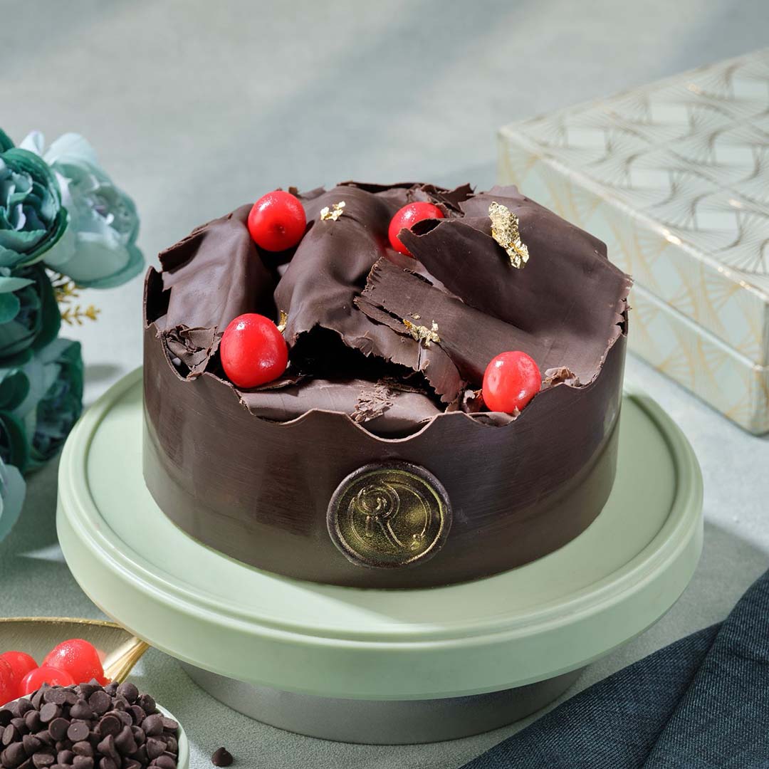 Revolution Bakers cake 35